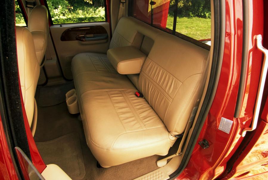 Ford F-650 2001 года  (фото 40 из 54)